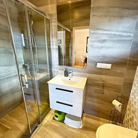 Apartamentowe Skandynawia Z Basenem 펜션 *